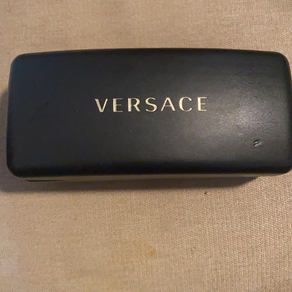 Versace cases - Picture 7 of 7